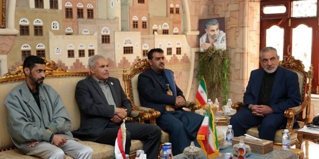 دیدار صمیمانه سفیر ایران در صنعا با جوانان یمنی
