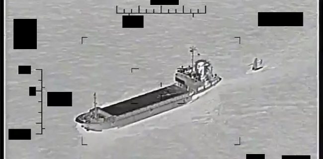 نیروی دریایی آمریکا: نگذاشتیم قایق سپاه یک شناور بی‌سرنشین ناوگان پنجم را در خلیج فارس تصاحب کند
