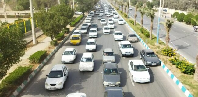 ترافیک در خیابان‌های اهواز پس از اعلام دیر هنگام تعطیلی‌ها
