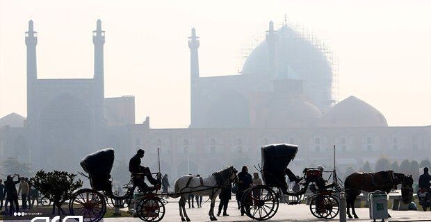 اصفهان فروردین امسال ۱۶ روز در هوای آلوده نفس کشید