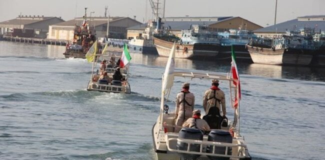 شناور حامل کالا قاچاق درآبهای خلیج‌فارس توقیف شد