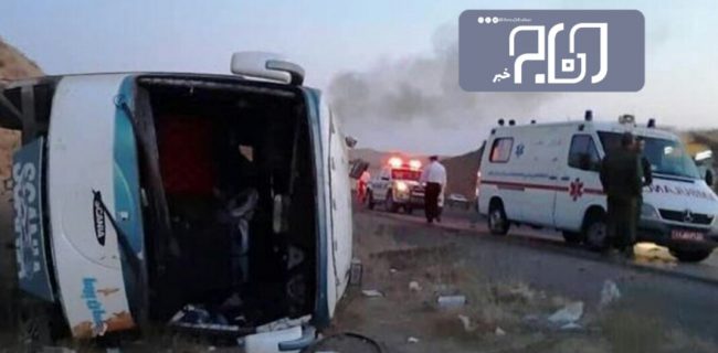 واژگونی اتوبوس حامل زائران در مسیر مهران ۱۵ مصدوم برجا گذاشت