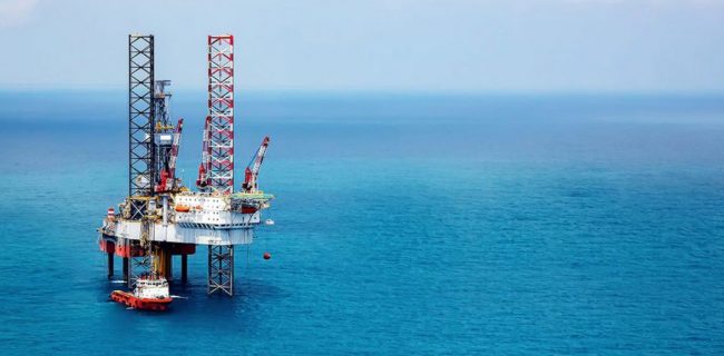 افزایش چاه‌های نفت و گاز در مناطق خشکی و دریایی